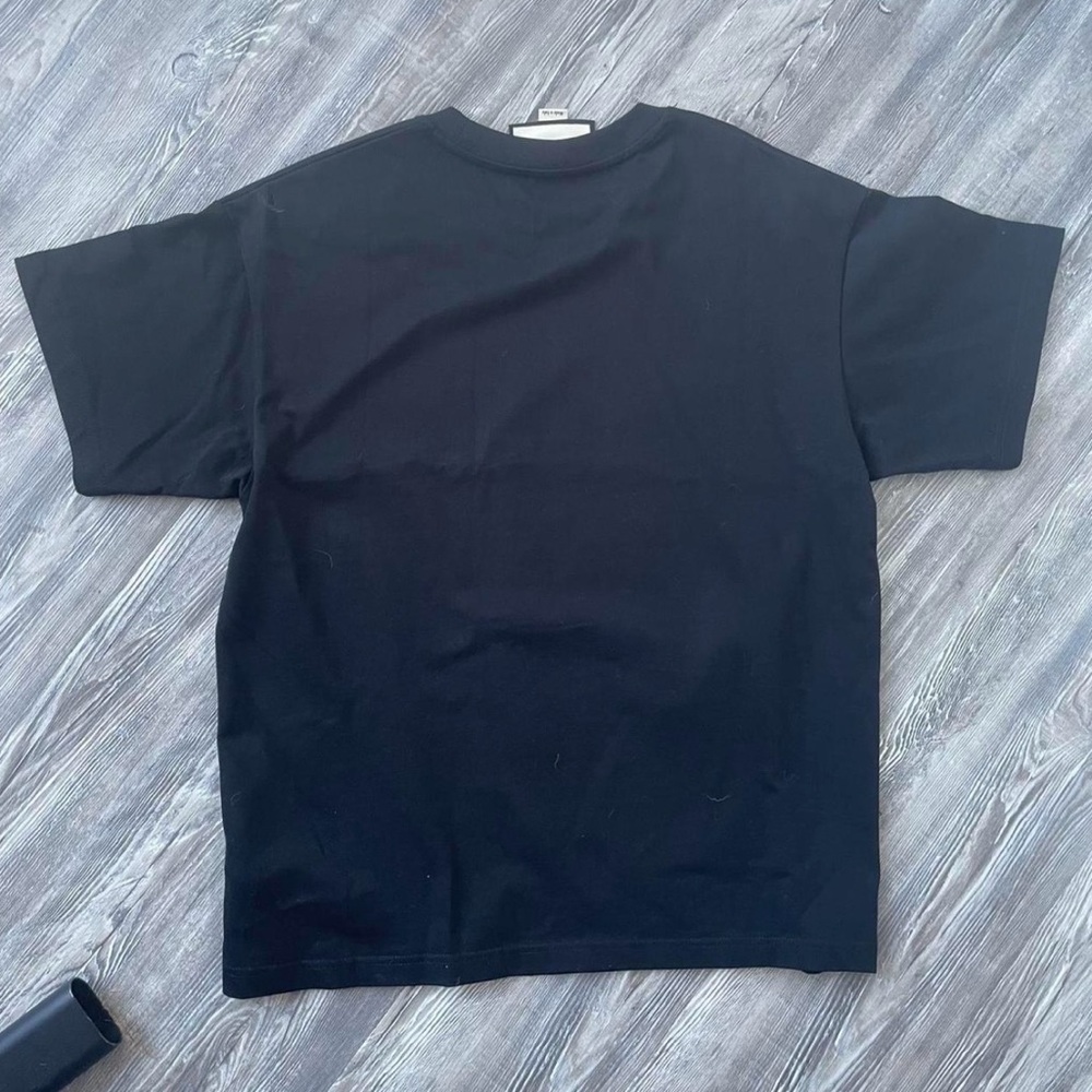 Gucci Black Tee with Graphic Design - Picture 4 of 4